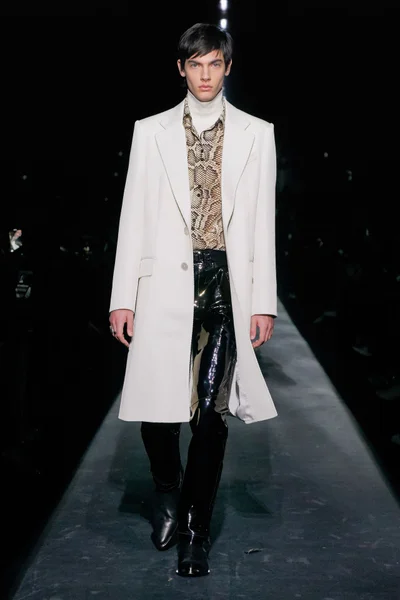 Look 34